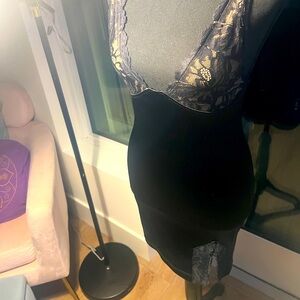 Black Motel Slip in size XS